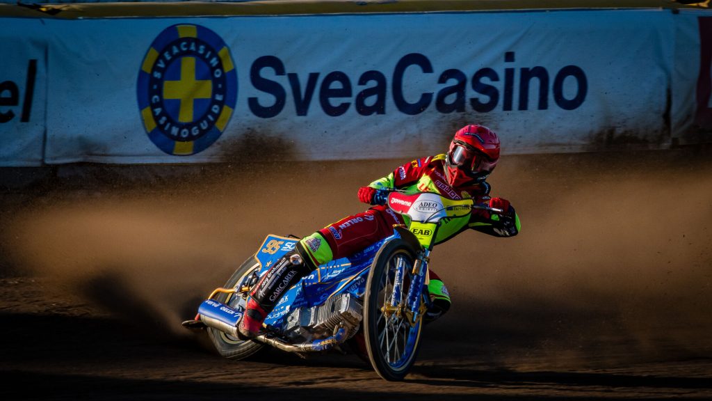 Gislaved, SVERIGE - 14 May 2024 : Lejonen Bartosz Zmarzlik under matchen i Bauhausligan mellan Lejonen och Vargarna på OnePartnerGroup Arena den 14 May i Gislaved ( Foto: Douglas Svalin / SarnehedPhoto )  Nyckelord Keywords: Speedway, Bauhausligan, Lejonen, Vargarna, ESS, Elitserien, Bauhausligan, Elitspeedway, hemmamatch, fans, publik ***Betalbild***